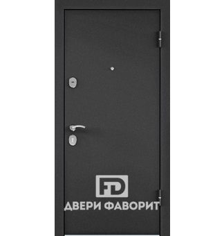 дверь из металла с отделкой цинкогрунт черного цвета